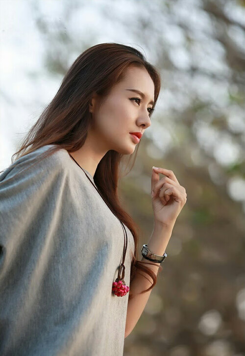 kaiyun体育综合-选手直播间人气爆棚成功转型内容博主，主播转型明星